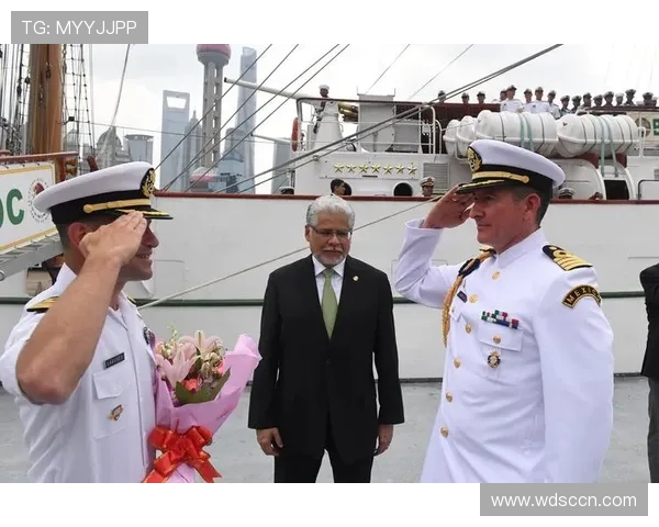 墨西哥足球传奇人物库阿乌特莫克的辉煌生涯与对足球的深远影响